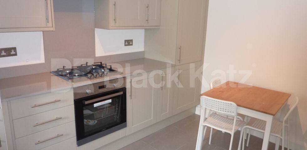 			 NEWLY REFURBISHED 3 BED GOOD FOR 4 SHARERS!, 3 Bedroom, 1 bath, 1 reception Flat			 Harrington Square, CAMDEN/MORNINGTON CRESCENT